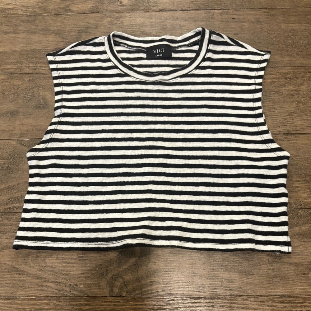 Vici Black and White Boxy Crop Muscle Tee